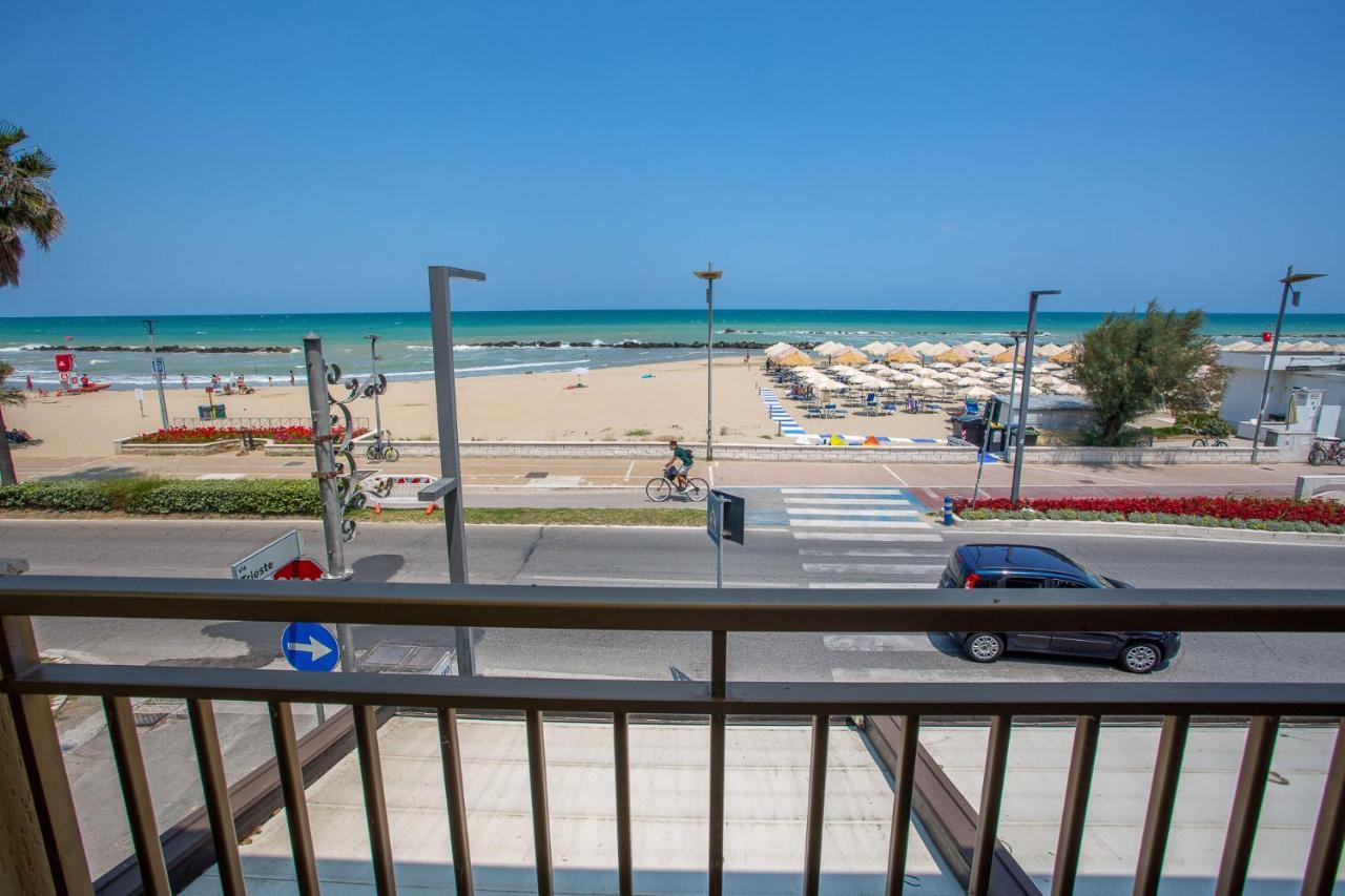 Palm Beach House - Vista Mare Монтезільвано Екстер'єр фото
