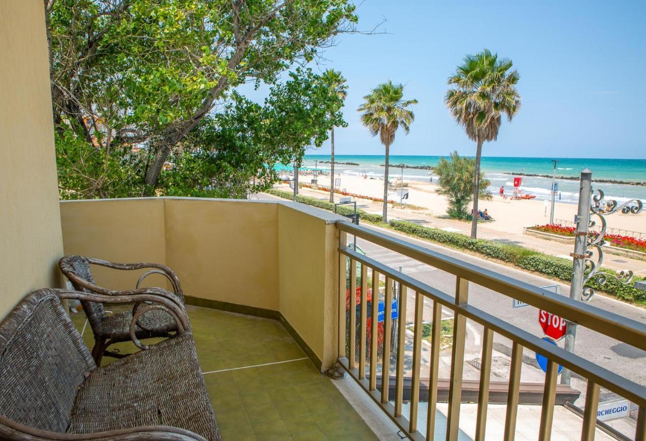 Palm Beach House - Vista Mare Монтезільвано Екстер'єр фото